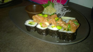 Sushi mit Lachstartar