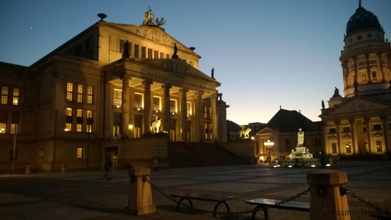 Gebäude Nachts