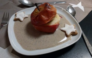Bratapfel mit Marzipan Zimtsterne Füllung